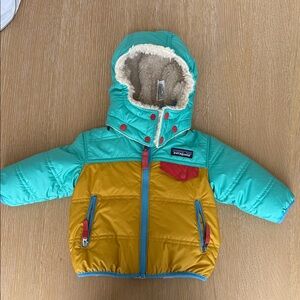 Patagonia baby jacket
Used 1-2x
Size: 3-6 months